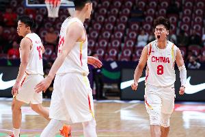 体育直播-媒体人：赵睿的成年国家队生涯太惨 这次来到亚洲杯四强不容易