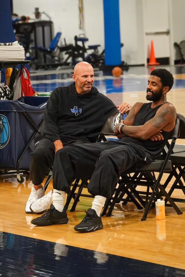 体育直播-基德：欧文受伤和出场时间无关 这不该是轮休联盟