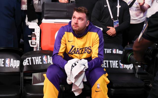 半岛体育入口-45分+主动犯规下场！东契奇用眼泪和隐忍诠释爱