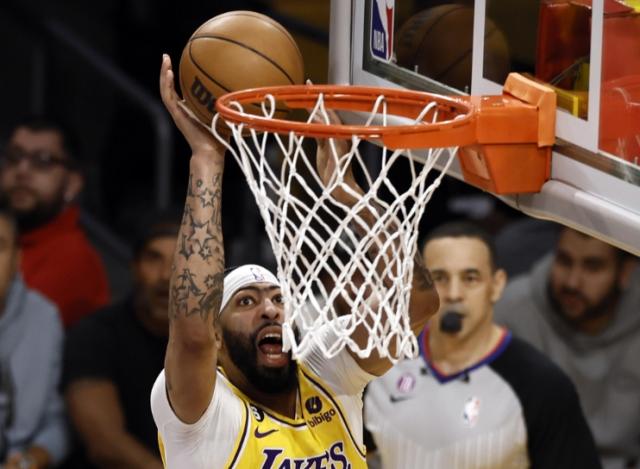 赛事分析-新援乏力季前赛仅2胜4负 湖人新赛季状态令人忧心