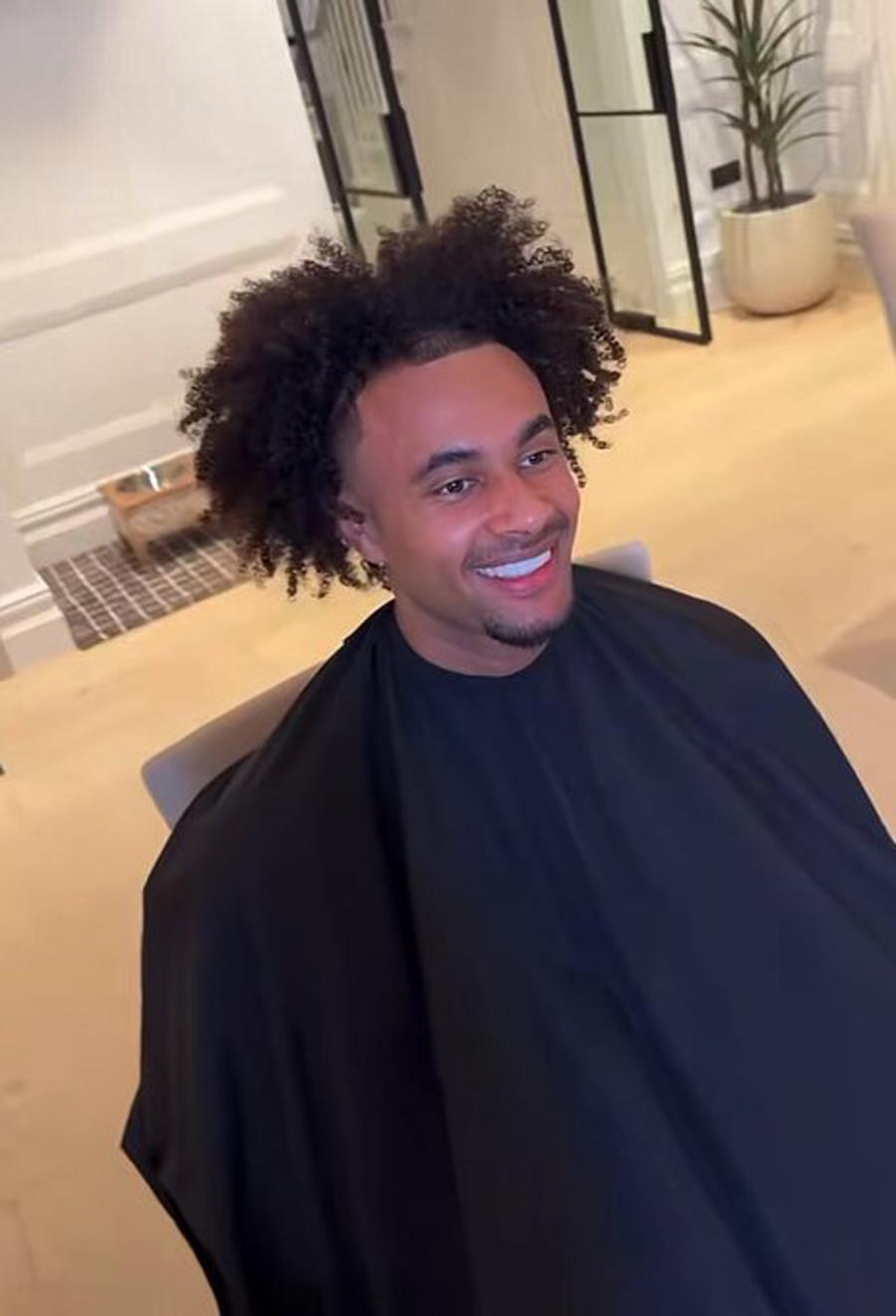 半岛体育入口-曼联一人决定离队,被强留无缘世界杯!马兹拉维恢复训练可战维拉